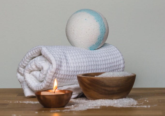 Bath bomb with Towel, Salt and Candle